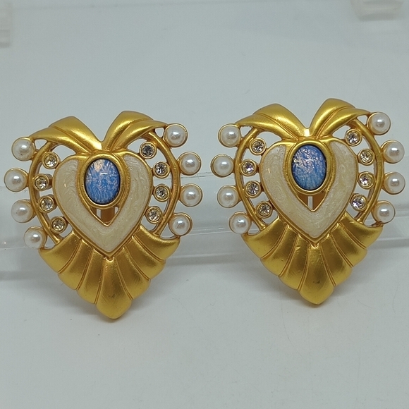 * vintage Elizabeth Taylor for Avon faux pearl & opalite heart clip on earrings